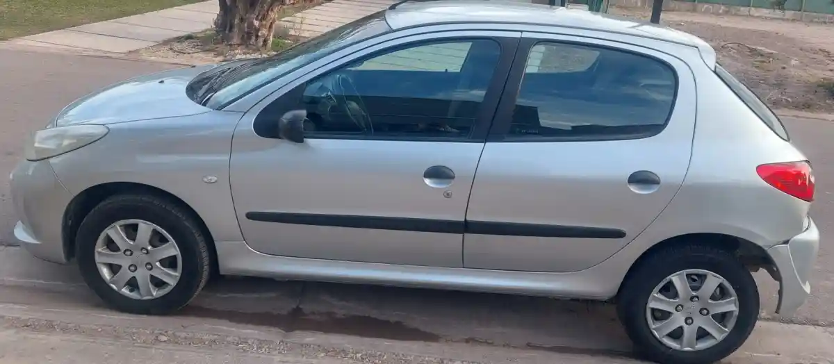 Peugeot 207  2012 - foto 3