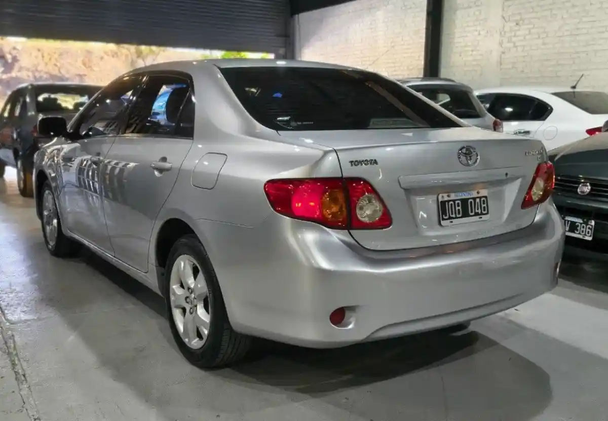 Toyota Corolla  2011 - foto 2