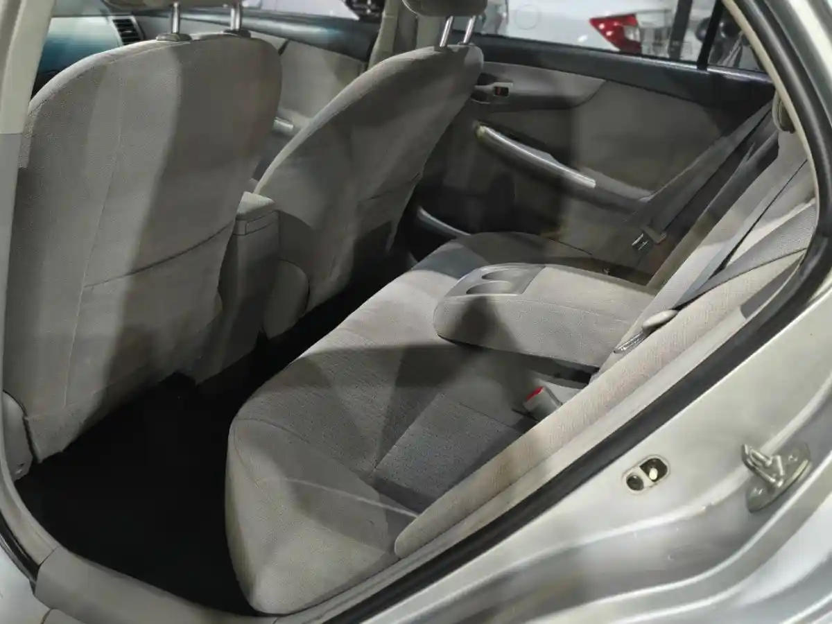 Toyota Corolla  2011 - foto 5