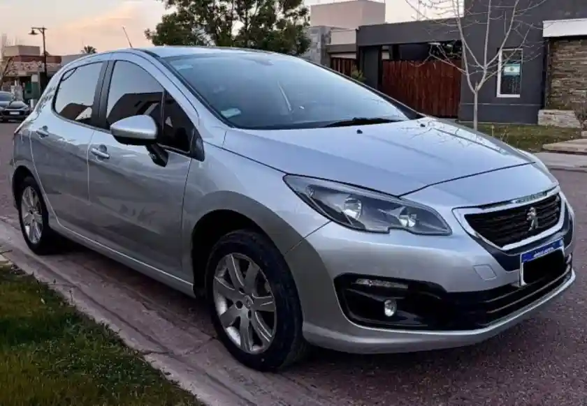 Peugeot 308  2017 - foto 1