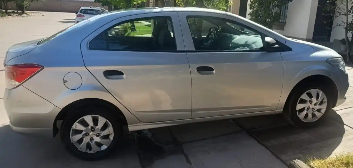 Chevrolet Prisma  2015 - foto 2