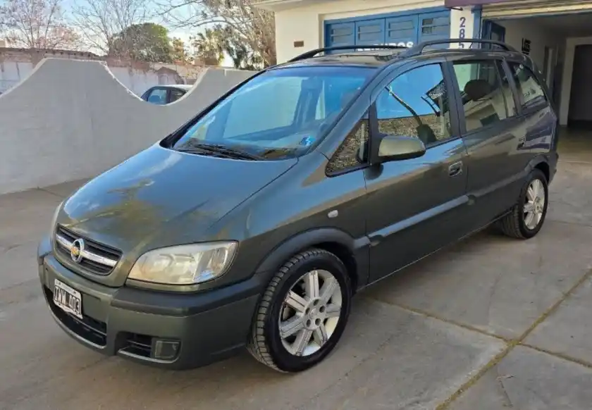 Chevrolet Zafira  2010 - foto 1