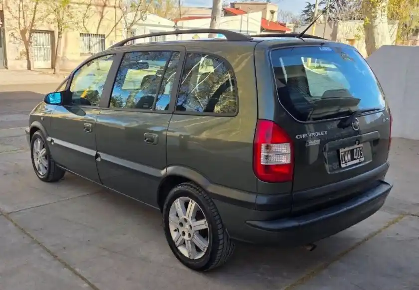 Chevrolet Zafira  2010 - foto 3