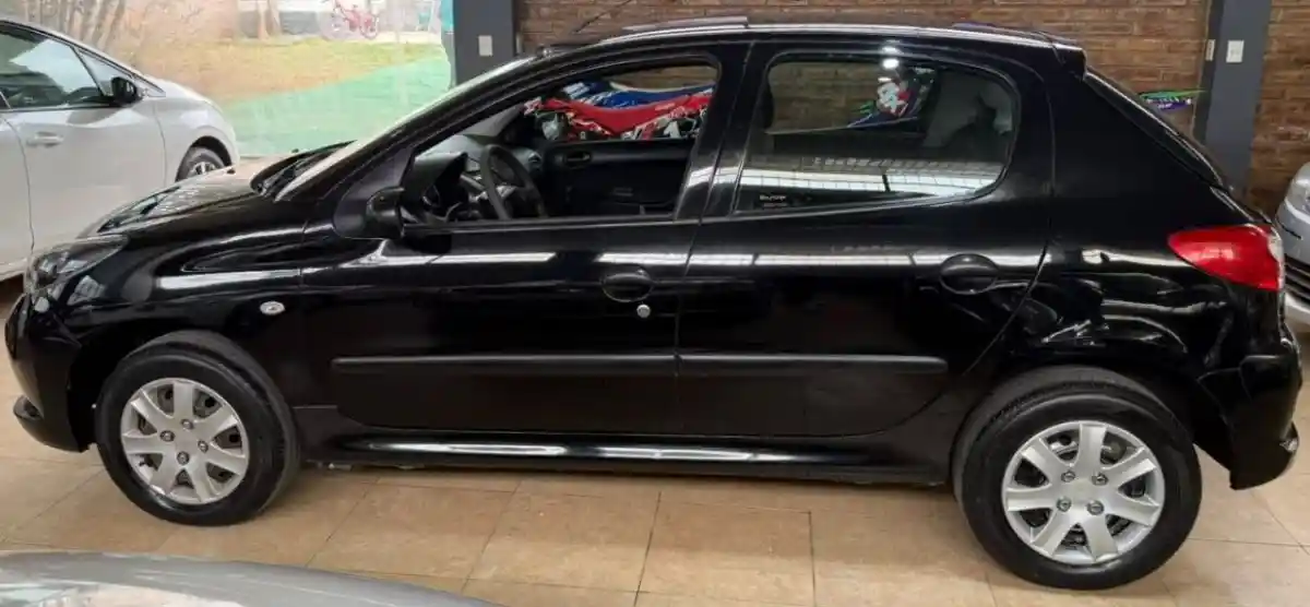 Peugeot 207  2011 - foto 2