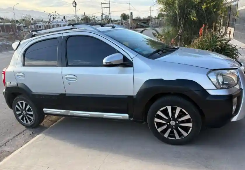 Toyota Etios  2016 - foto 1