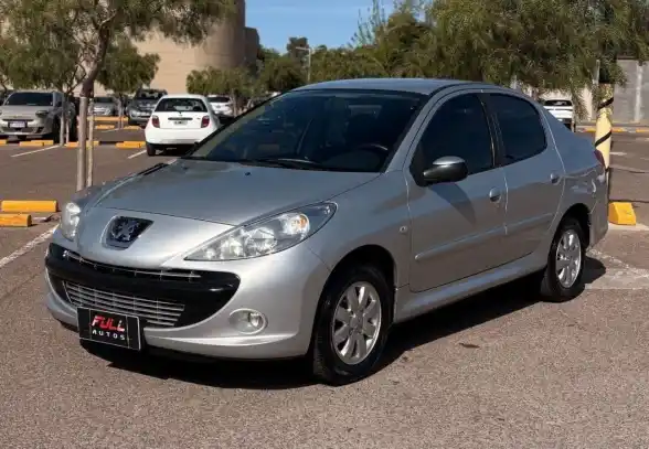 Peugeot 207  2011 - foto 1