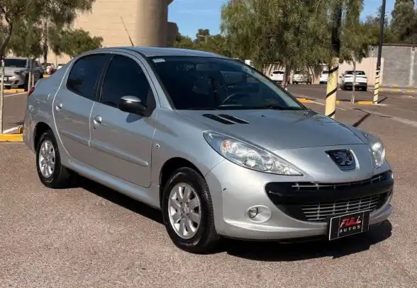 Peugeot 207  2011 - foto 2