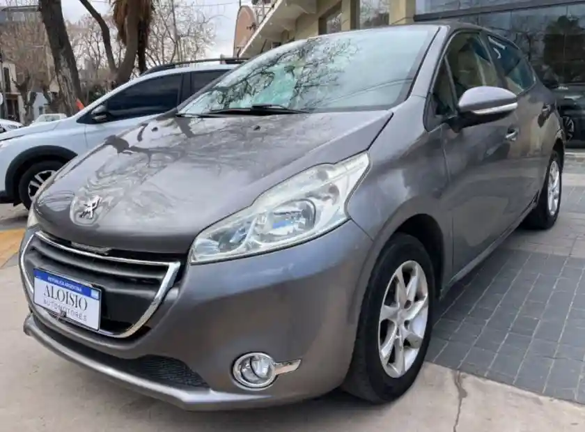 Peugeot 208  2014 - foto 1