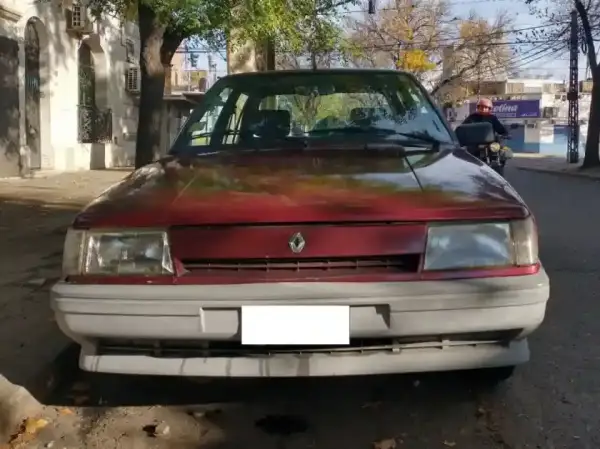 Renault 9  1994 - foto 1