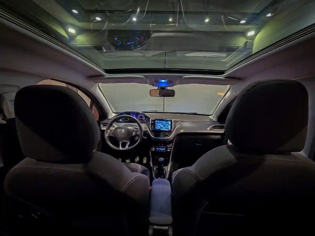 Peugeot 208  2014 - foto 5
