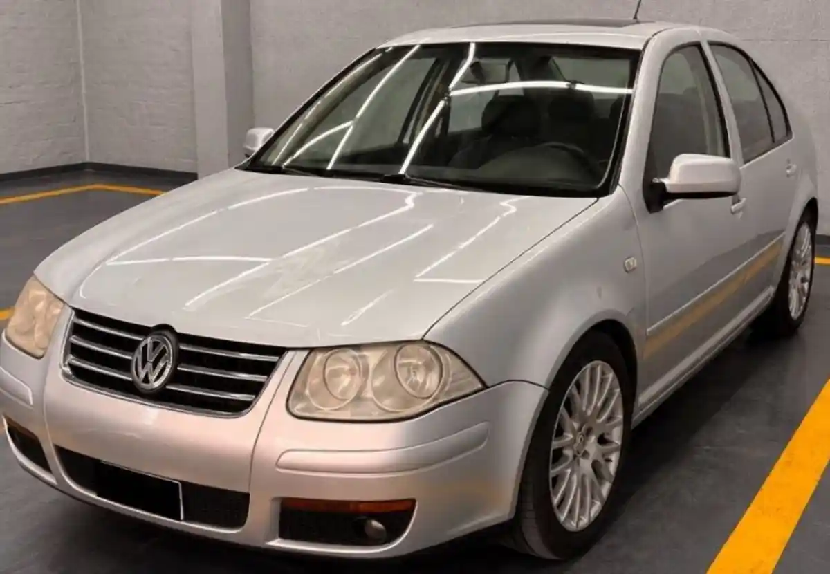 Volkswagen Bora 2008 - foto 1