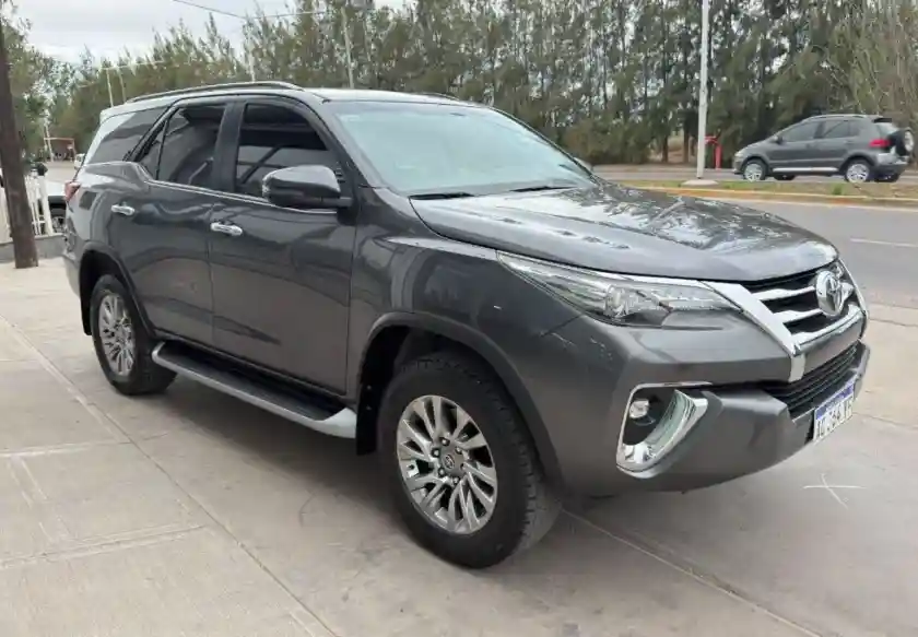 Toyota Hilux Sw4  2018 - foto 1