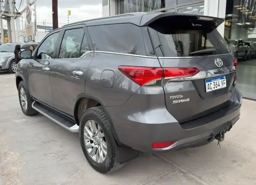 Toyota Hilux Sw4  2018 - foto 3