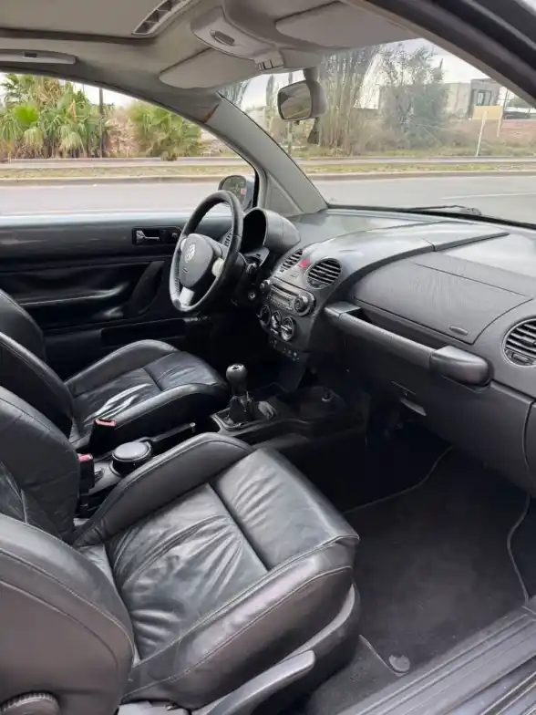 Volkswagen New Beetle  2008 - foto 4