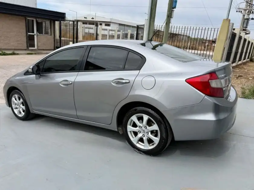 Honda Civic  2014 - foto 3