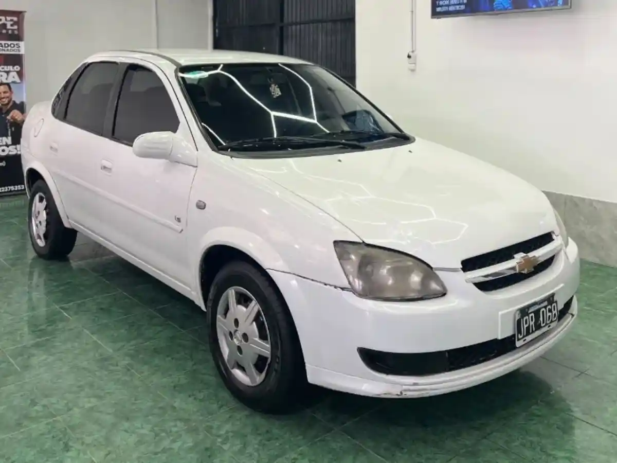 Chevrolet Classic  2011 - foto 3