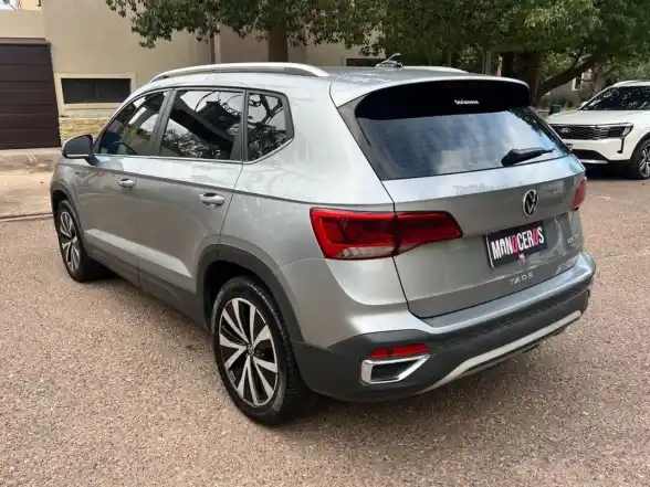 Volkswagen Taos  2022 - foto 3