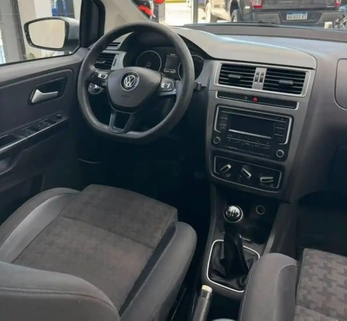 Volkswagen Suran  2016 - foto 5