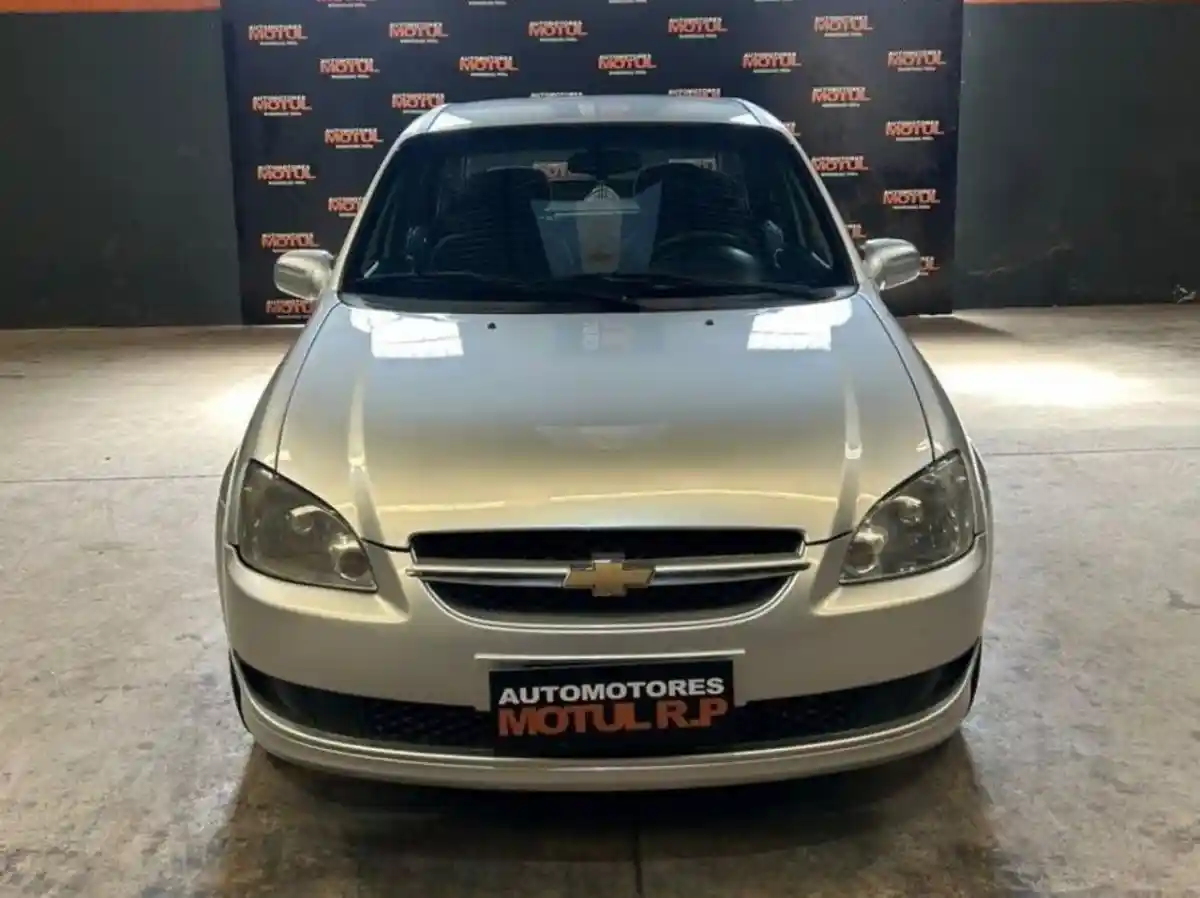 Chevrolet Classic  2013 - foto 2