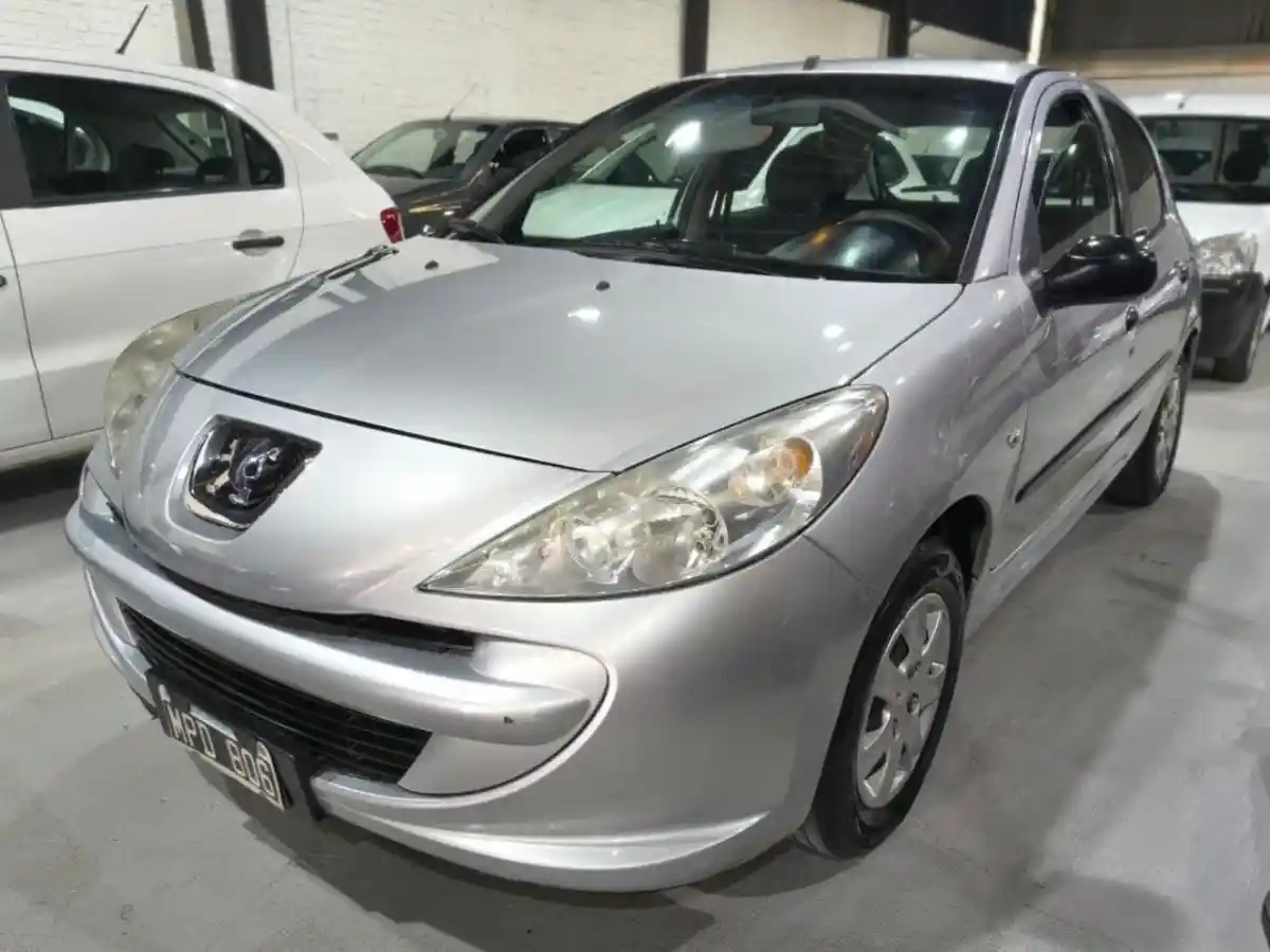 Peugeot 207 2013 - foto 1