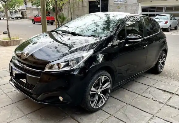 Peugeot 208  2018 - foto 1