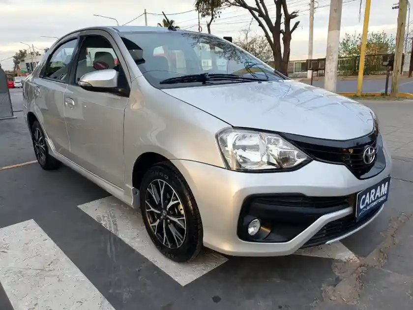 Toyota Etios  2018 - foto 2