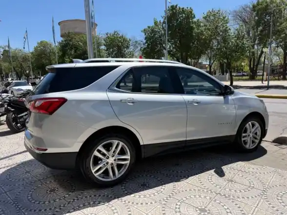 Chevrolet Equinox  2020 - foto 2