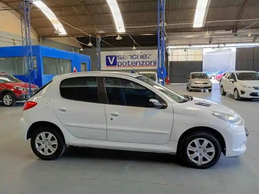 Peugeot 207  2015 - foto 2