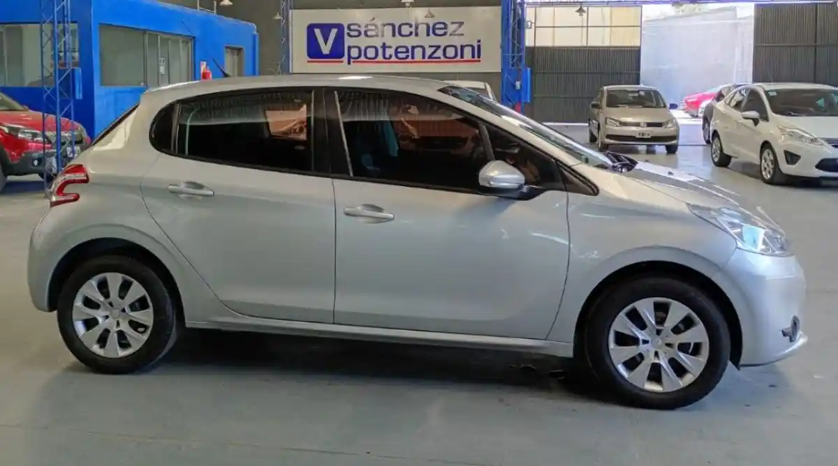 Peugeot 208  2015 - foto 3
