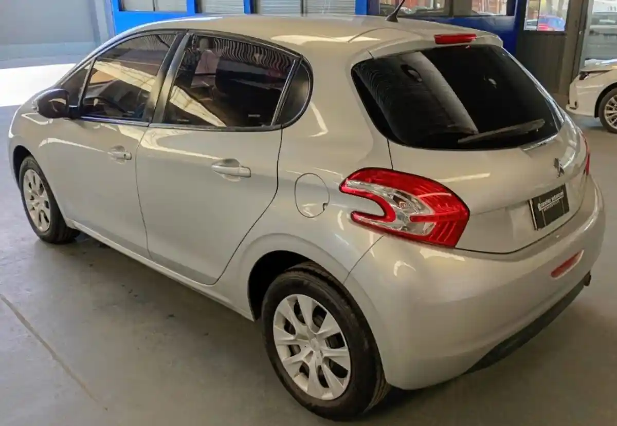 Peugeot 208  2015 - foto 4