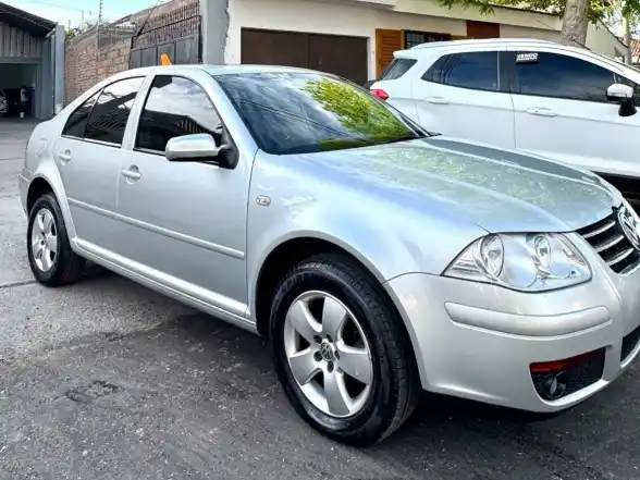Volkswagen Bora  2011 - foto 2