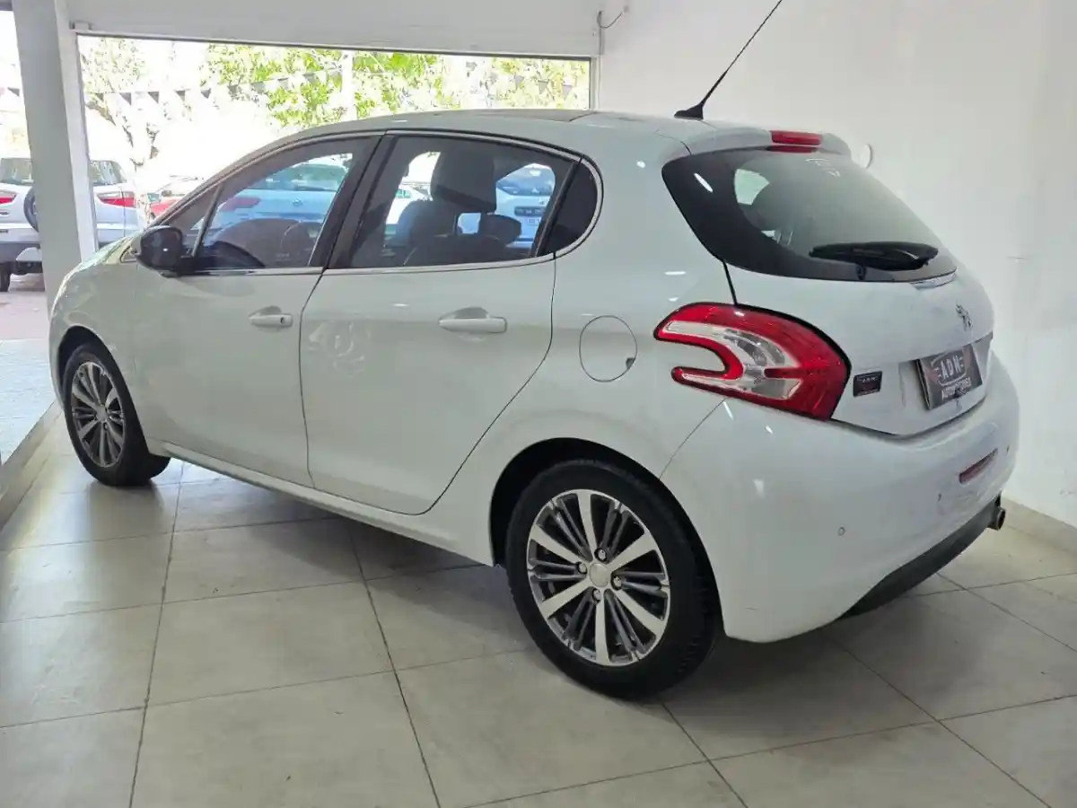Peugeot 208  2017 - foto 3