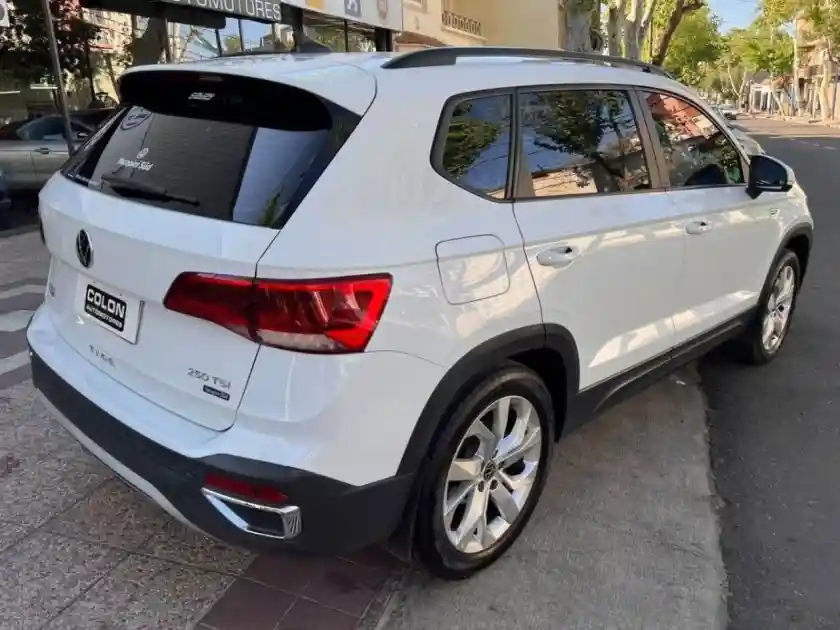 Volkswagen Taos  2023 - foto 4