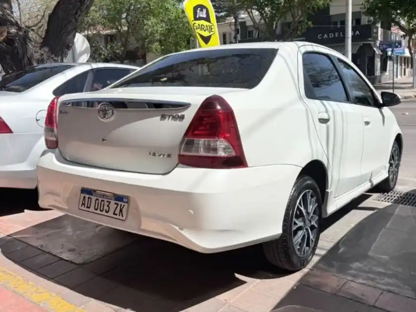 Toyota Etios  2018 - foto 4