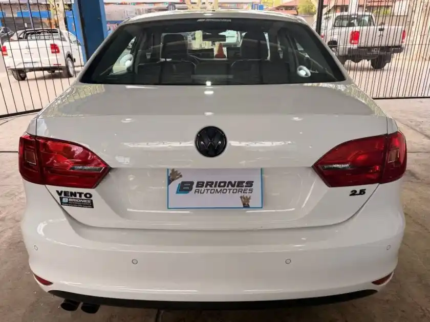 Volkswagen Vento  2013 - foto 4