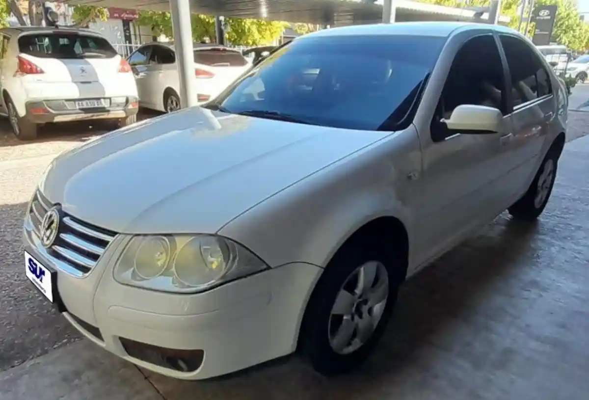 Volkswagen Bora  2009 - foto 1