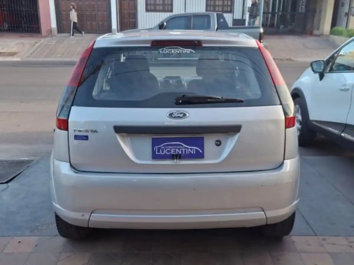 Ford Fiesta  2012 - foto 5