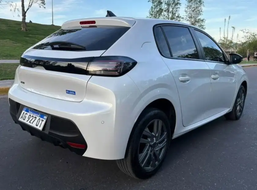 Peugeot 208  2024 - foto 2