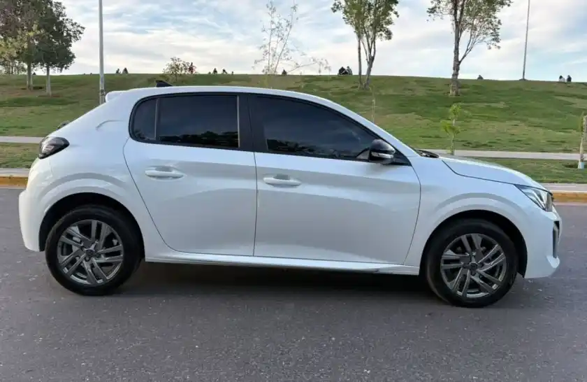 Peugeot 208  2024 - foto 5