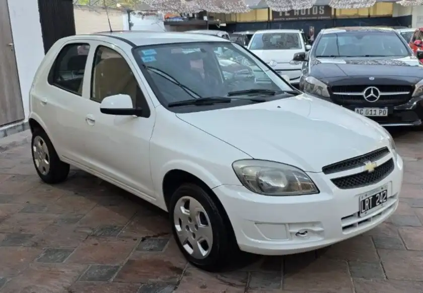 Chevrolet Celta  2012 - foto 2