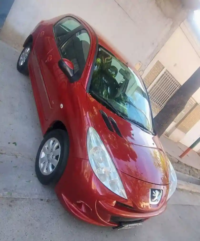 Peugeot 207  2012 - foto 2