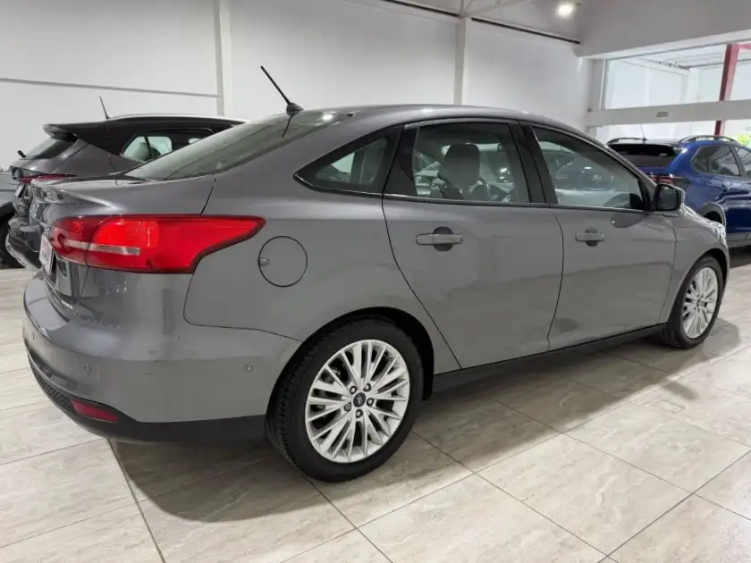 Ford Focus  2018 - foto 5