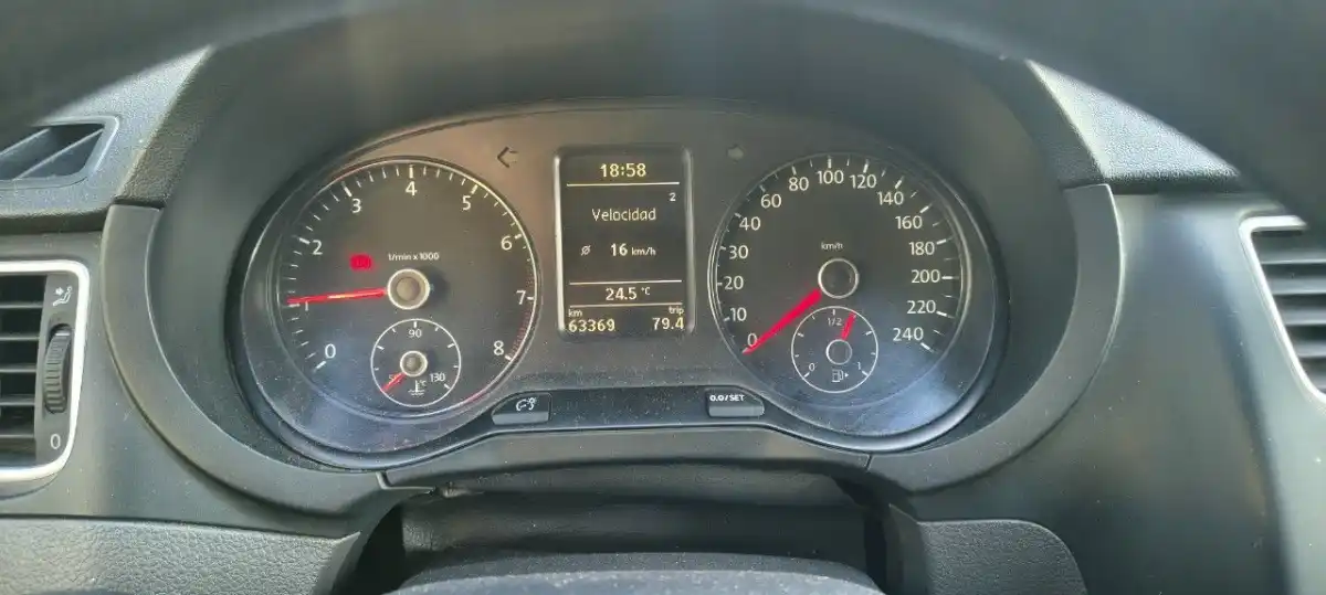 Volkswagen Suran  2011 - foto 5