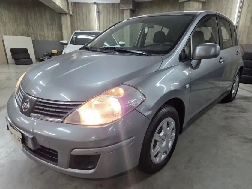 Nissan Tiida 2010 - foto 1
