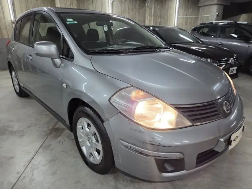Nissan Tiida  2010 - foto 2