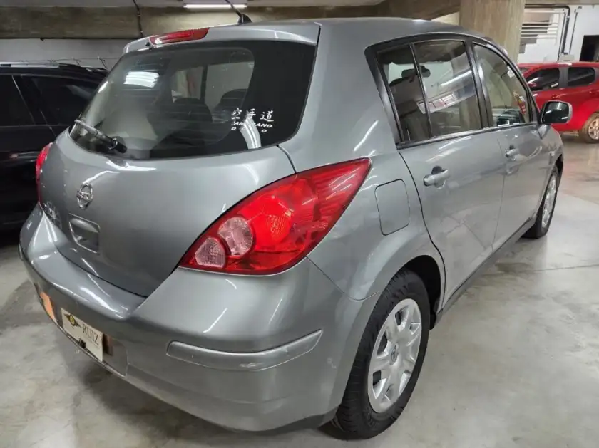 Nissan Tiida  2010 - foto 4