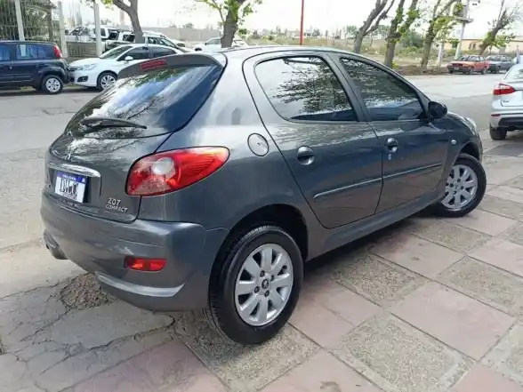 Peugeot 207  2009 - foto 3