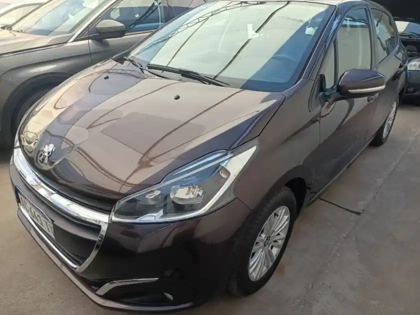 Peugeot 208  2018 - foto 1