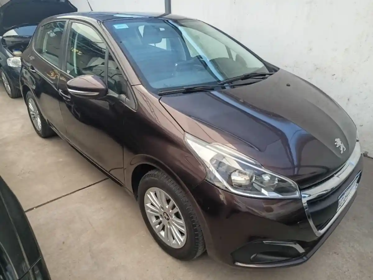 Peugeot 208  2018 - foto 2