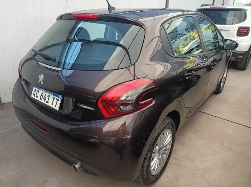 Peugeot 208  2018 - foto 3